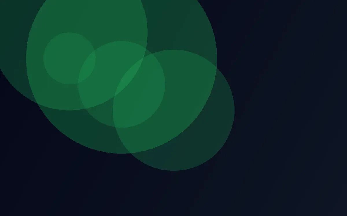 Dokumenty ubezpieczeniowe i notatki na biurku